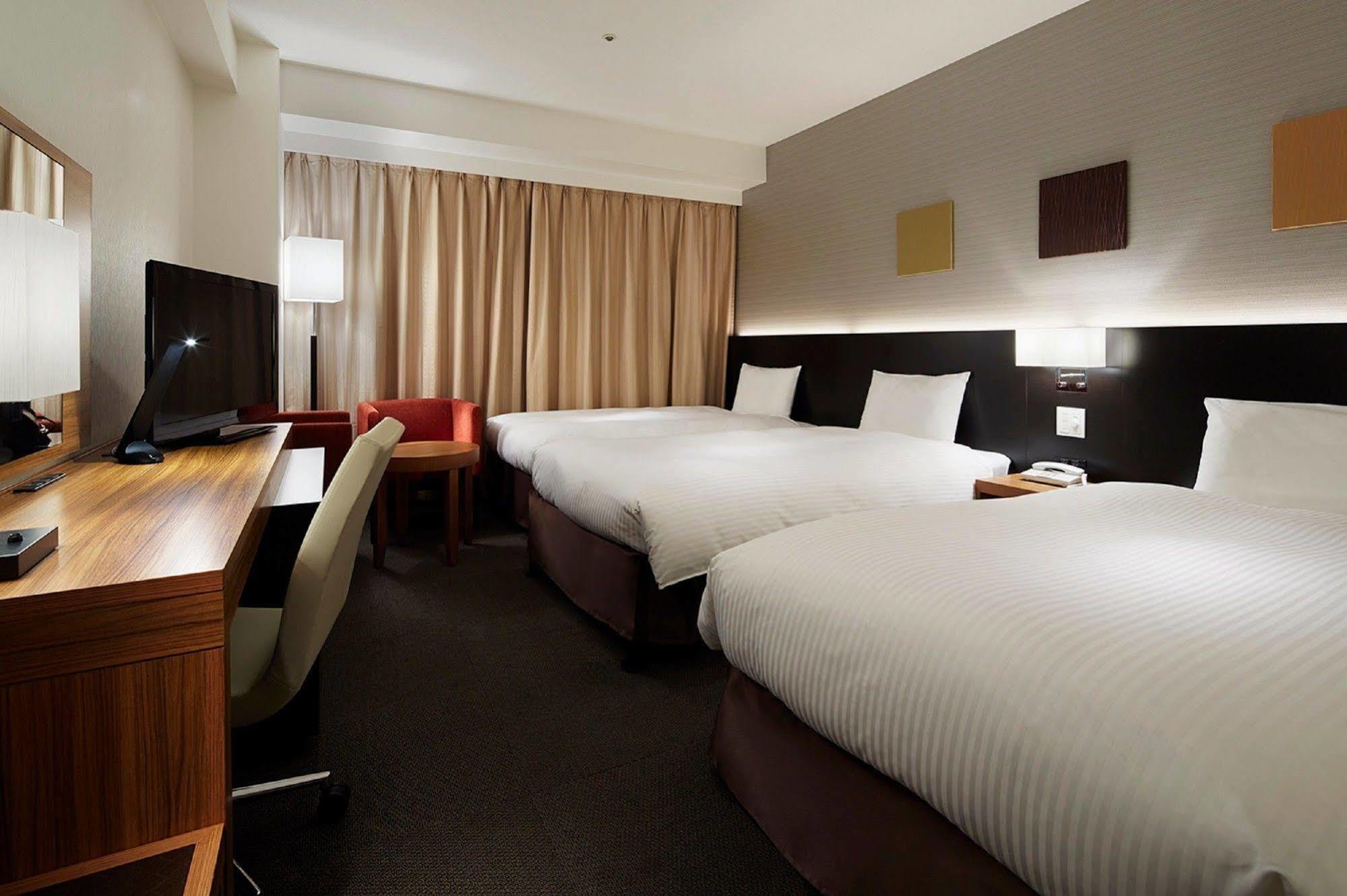 Mitsui Garden Hotel Chiba Exterior foto